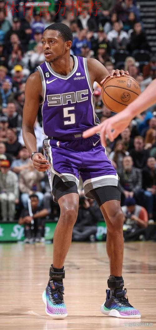 福克斯:不看国王的比赛,唯一保持联系的是基根-默里 福克斯:不看国王的比赛,唯一保持联系的是基根-默里